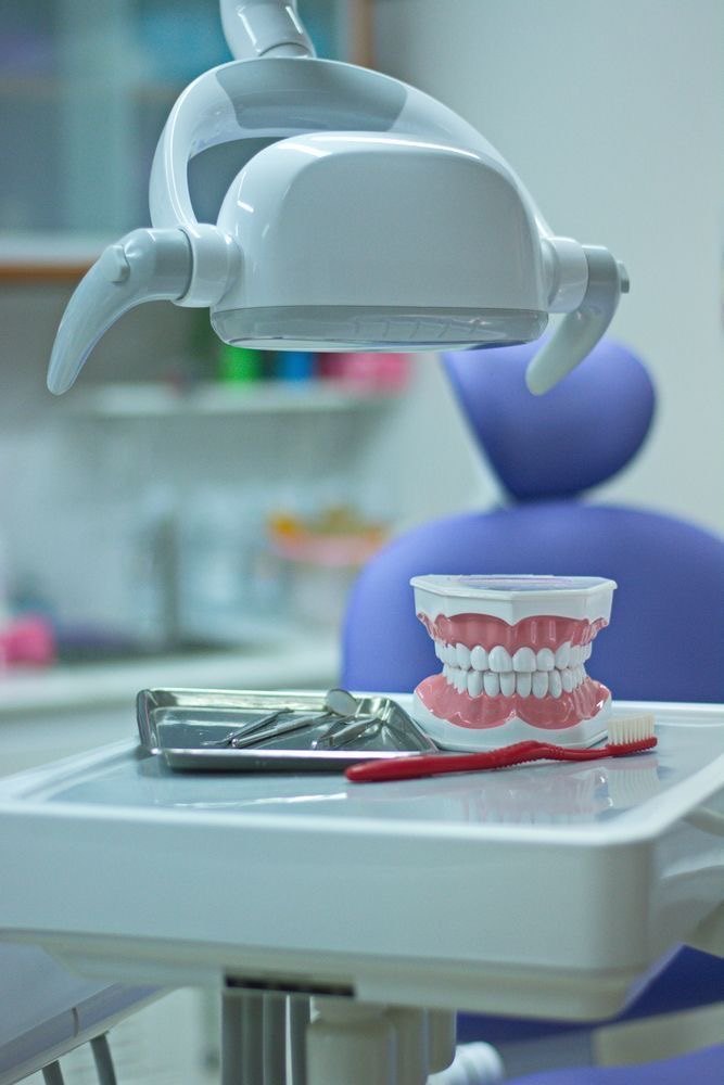 Instrumental estéril y equipamiento del consultorio — MC Grupo Dental